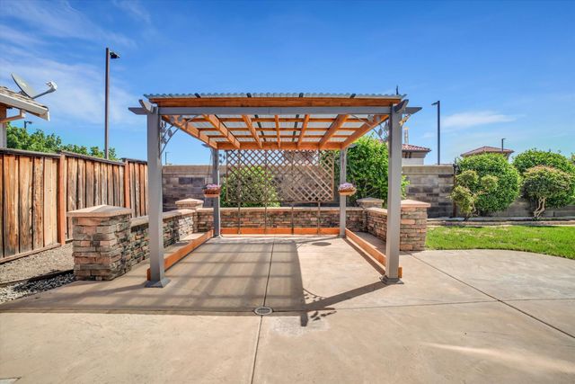 828 W Simplicidad St, Mountain House, CA 95391