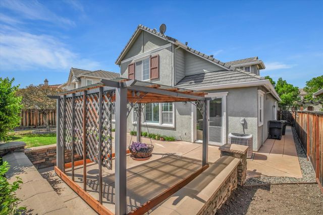 828 W Simplicidad St, Mountain House, CA 95391