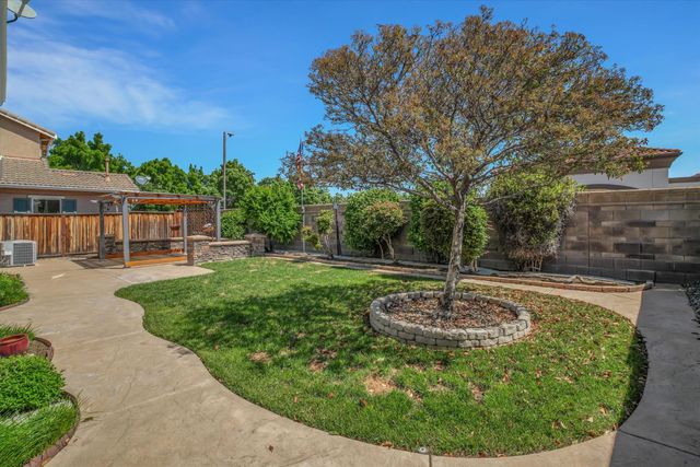 828 W Simplicidad St, Mountain House, CA 95391