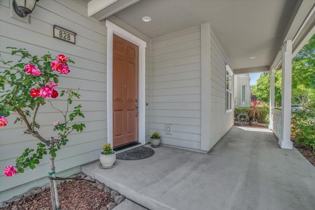 828 W Simplicidad St, Mountain House, CA 95391