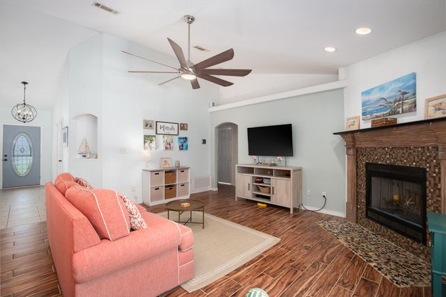 6612 Fairmont Street, Navarre, FL 32566