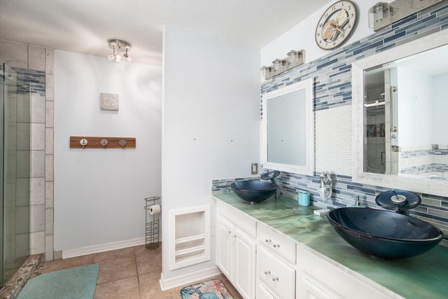 6612 Fairmont Street, Navarre, FL 32566