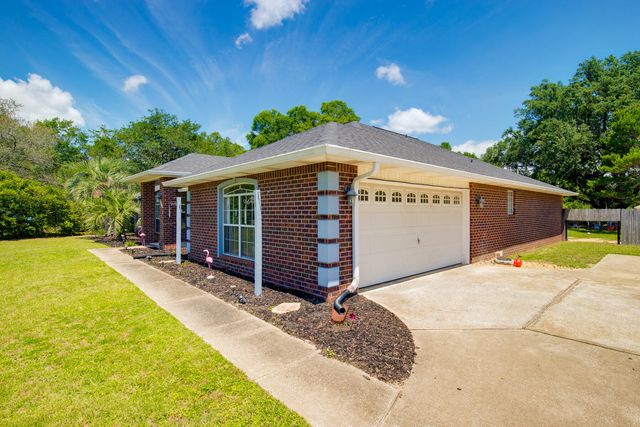6612 Fairmont Street, Navarre, FL 32566