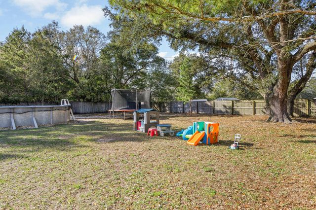 6612 Fairmont Street, Navarre, FL 32566