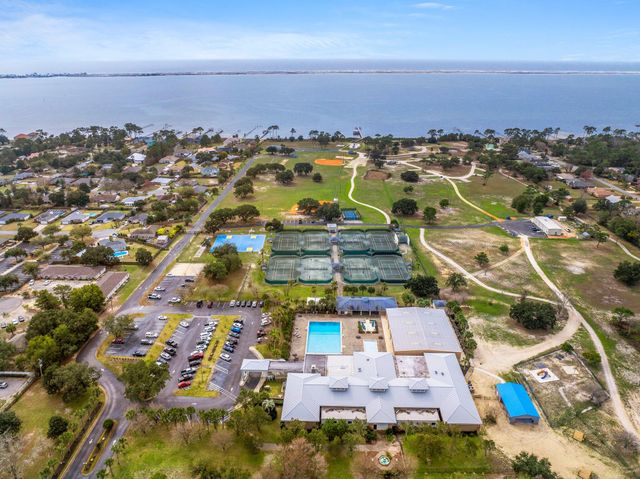 6612 Fairmont Street, Navarre, FL 32566