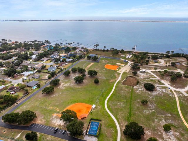 6612 Fairmont Street, Navarre, FL 32566