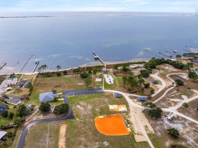 6612 Fairmont Street, Navarre, FL 32566