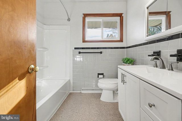 41 CITADEL DR, Camp Hill, PA 17011