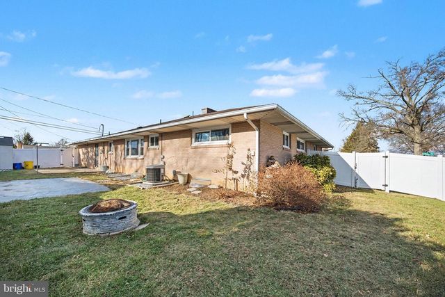 41 CITADEL DR, Camp Hill, PA 17011