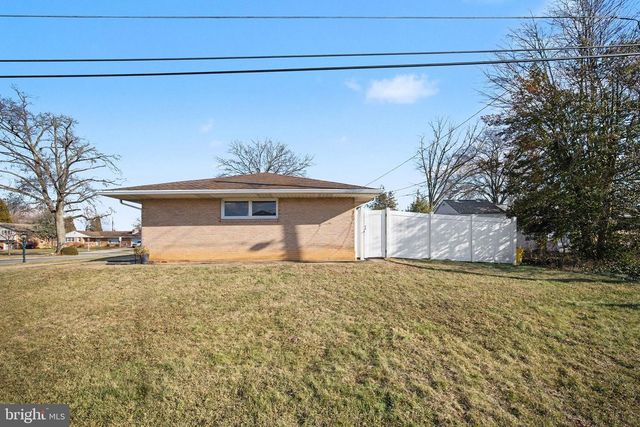 41 CITADEL DR, Camp Hill, PA 17011