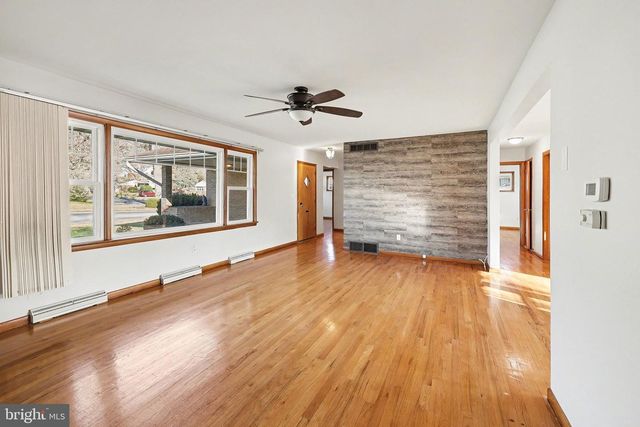 41 CITADEL DR, Camp Hill, PA 17011