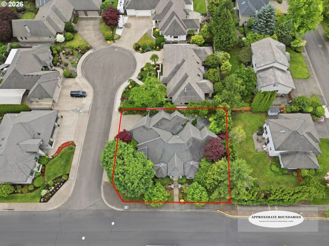2216 LAKEVIEW Dr, Eugene, OR 97408