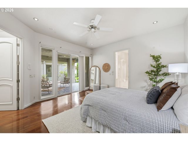 2216 LAKEVIEW Dr, Eugene, OR 97408