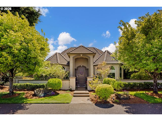 2216 LAKEVIEW Dr, Eugene, OR 97408