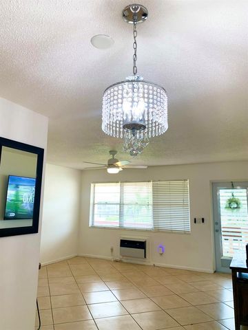 123 Canterbury E, West Palm Beach, FL 33417