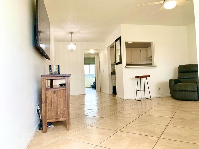 123 Canterbury E, West Palm Beach, FL 33417
