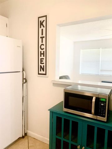 123 Canterbury E, West Palm Beach, FL 33417