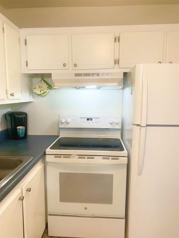 123 Canterbury E, West Palm Beach, FL 33417