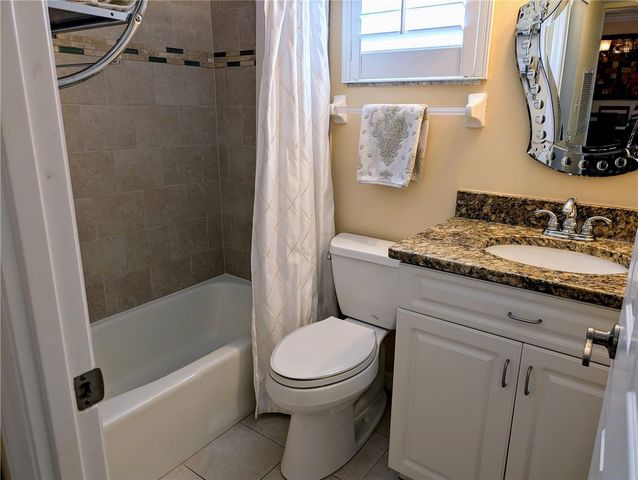 3807 LAKE BAYSHORE DRIVE H-416, Bradenton, FL 34205