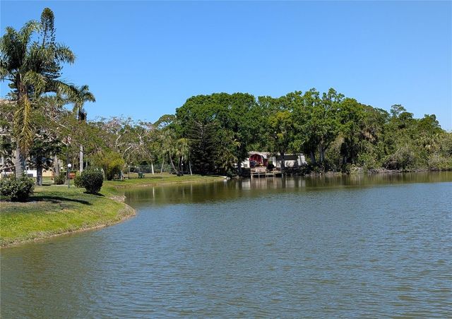 3807 LAKE BAYSHORE DRIVE H-416, Bradenton, FL 34205