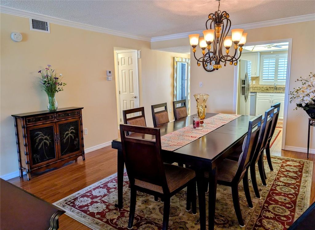 Image 11 of property listing at 3807 LAKE BAYSHORE DRIVE H-416, Bradenton, FL 34205