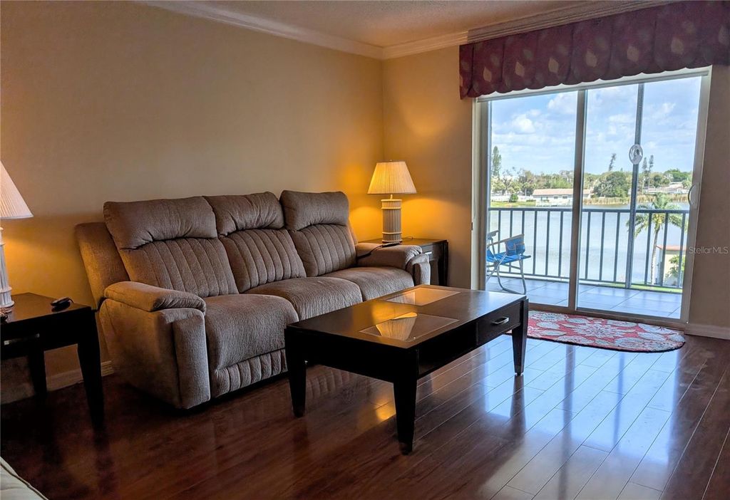 Image 15 of property listing at 3807 LAKE BAYSHORE DRIVE H-416, Bradenton, FL 34205
