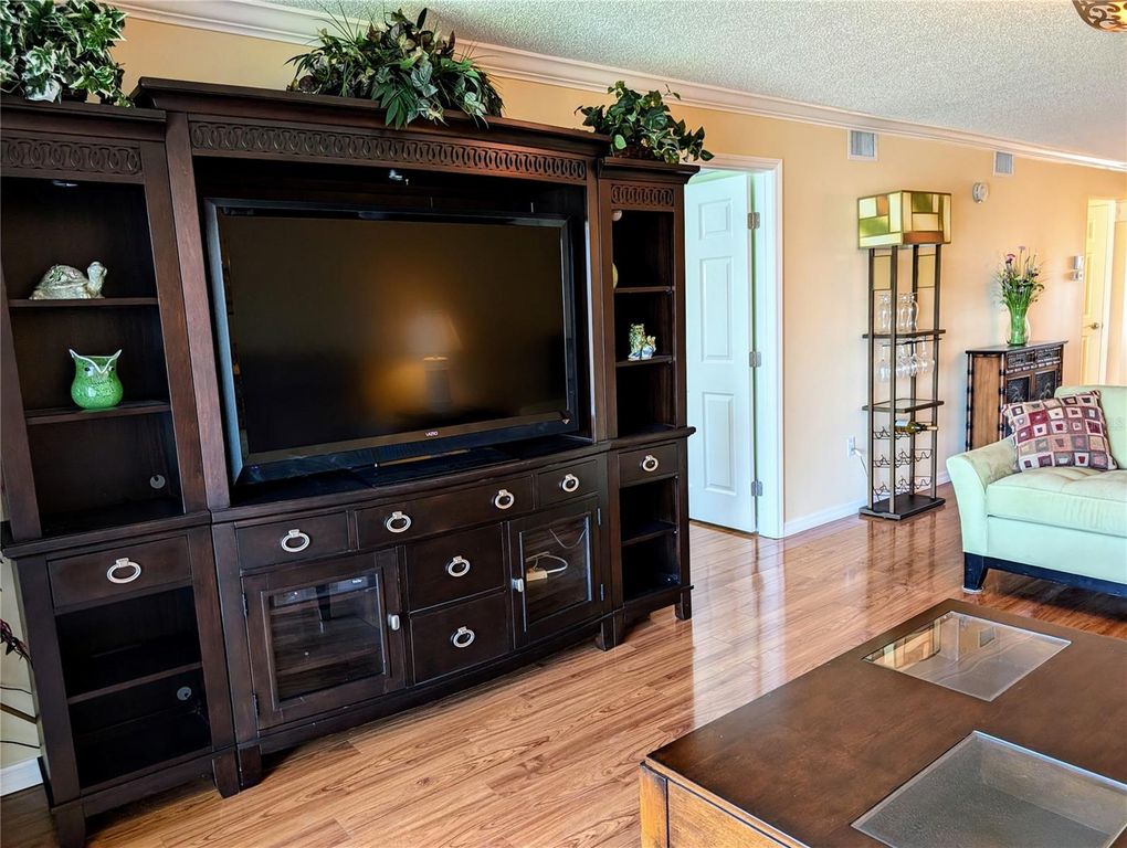 Image 17 of property listing at 3807 LAKE BAYSHORE DRIVE H-416, Bradenton, FL 34205