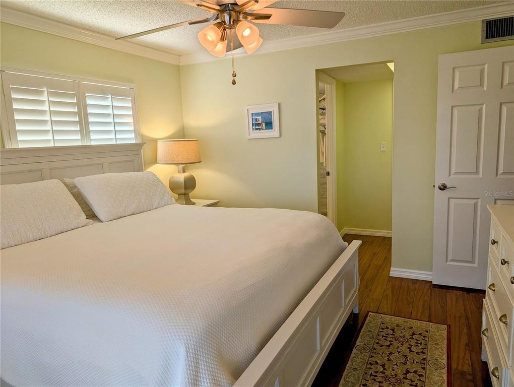 Image 18 of property listing at 3807 LAKE BAYSHORE DRIVE H-416, Bradenton, FL 34205