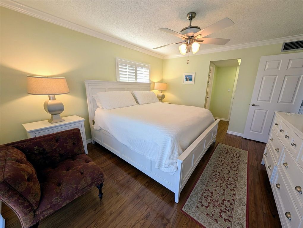 Image 20 of property listing at 3807 LAKE BAYSHORE DRIVE H-416, Bradenton, FL 34205