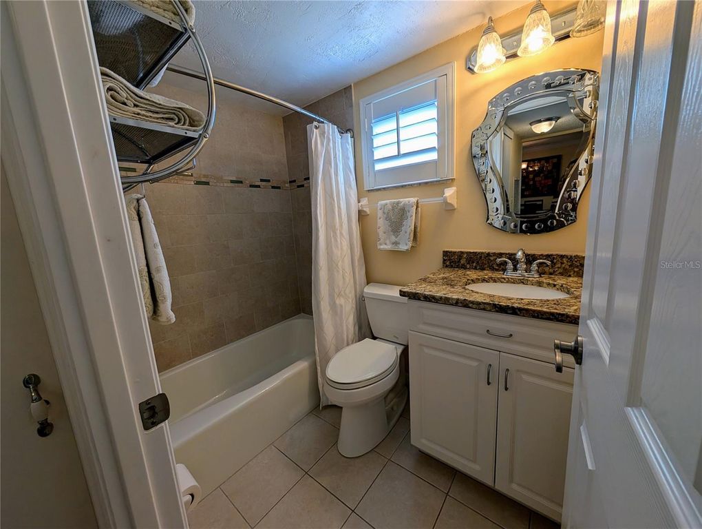 Image 29 of property listing at 3807 LAKE BAYSHORE DRIVE H-416, Bradenton, FL 34205