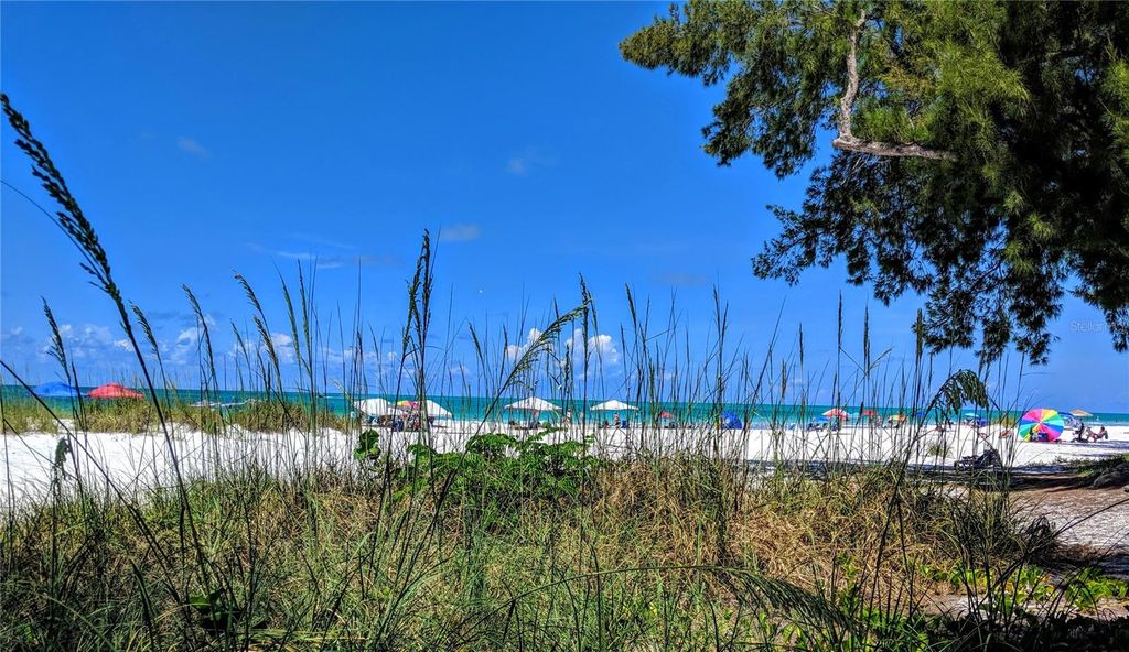 Image 41 of property listing at 3807 LAKE BAYSHORE DRIVE H-416, Bradenton, FL 34205