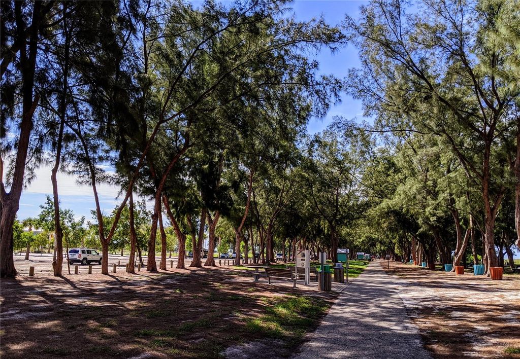 Image 43 of property listing at 3807 LAKE BAYSHORE DRIVE H-416, Bradenton, FL 34205