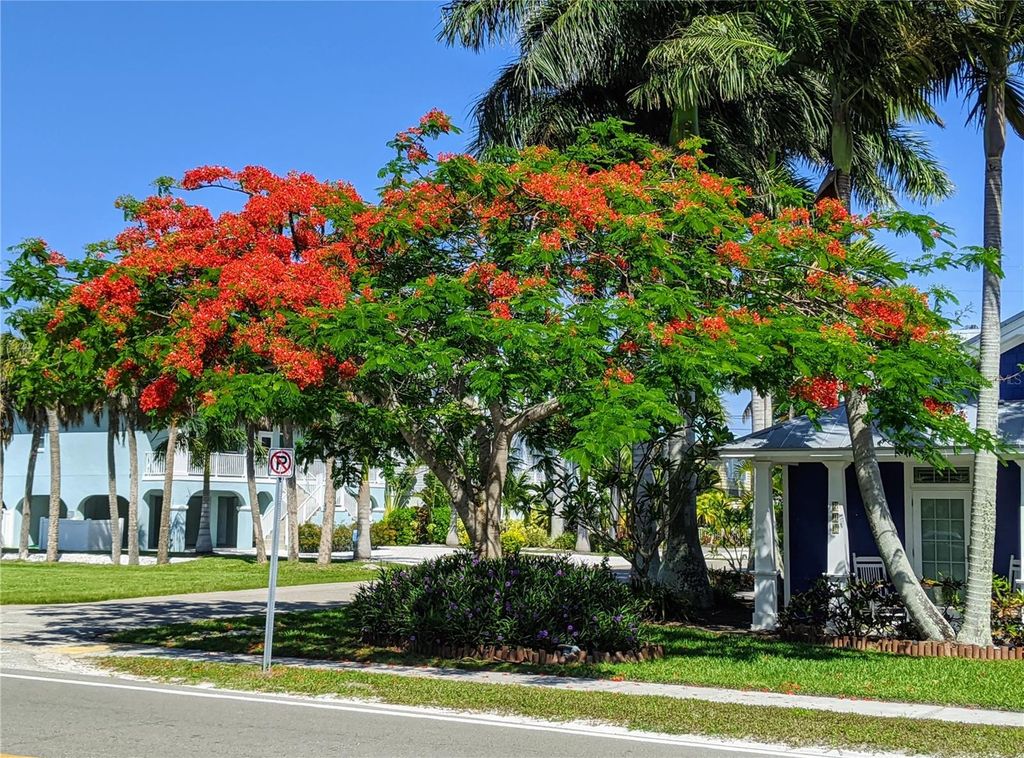 Image 55 of property listing at 3807 LAKE BAYSHORE DRIVE H-416, Bradenton, FL 34205