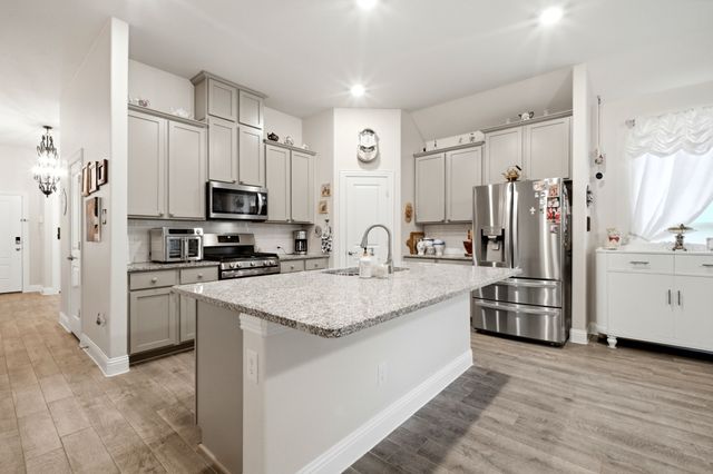 10936 Los Alamos Drive, Aubrey, TX 76227