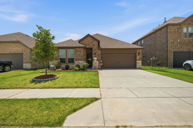 10936 Los Alamos Drive, Aubrey, TX 76227