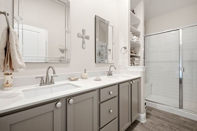 10936 Los Alamos Drive, Aubrey, TX 76227