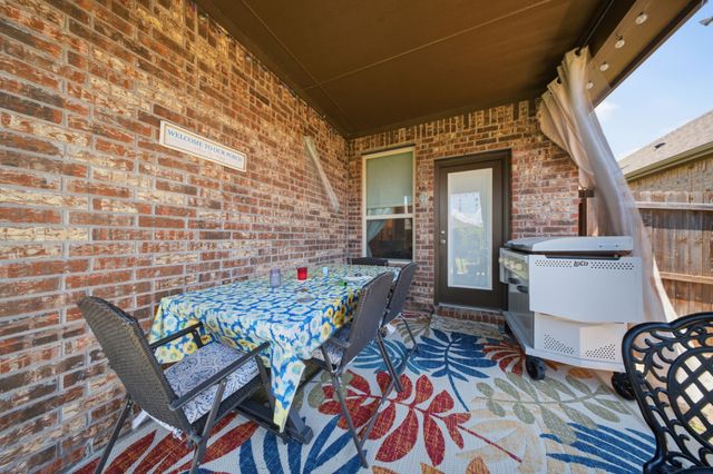 10936 Los Alamos Drive, Aubrey, TX 76227