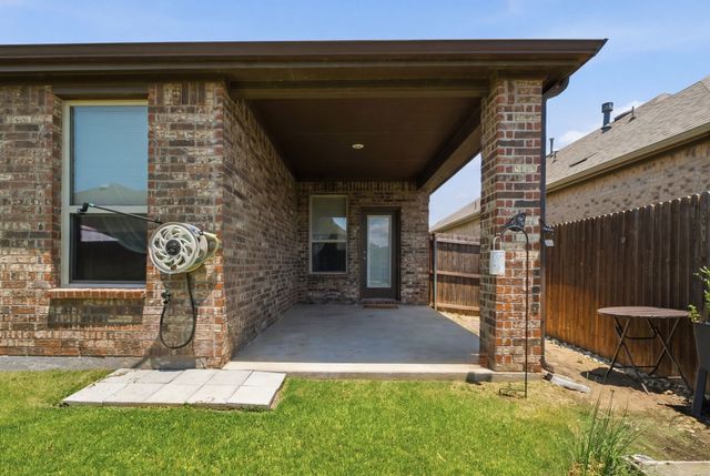 10936 Los Alamos Drive, Aubrey, TX 76227