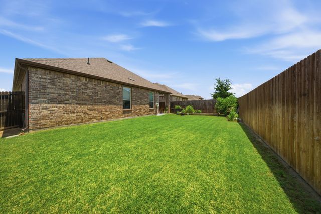 10936 Los Alamos Drive, Aubrey, TX 76227