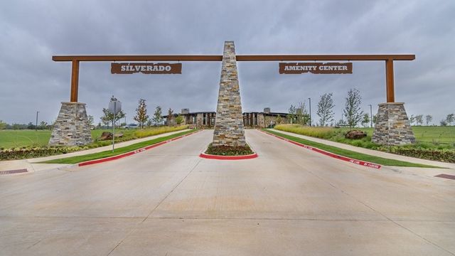 10936 Los Alamos Drive, Aubrey, TX 76227