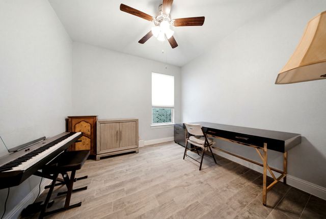 10936 Los Alamos Drive, Aubrey, TX 76227