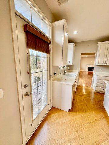 30 Beaconsfield Court 30, Lincolnshire, IL 60069