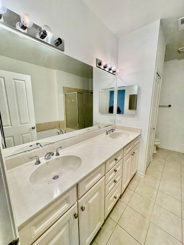 30 Beaconsfield Court 30, Lincolnshire, IL 60069