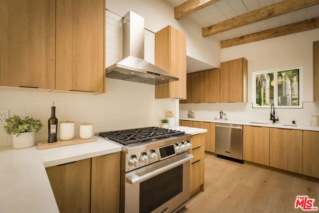 6374 Macal Place, Los Angeles, CA 90068