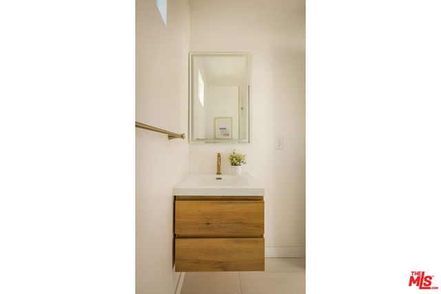 6374 Macal Place, Los Angeles, CA 90068