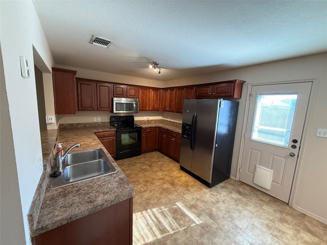 5031 Mountain Spring Trail, Fort Worth, TX 76123