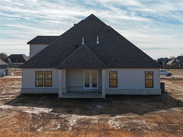 6534 Courtland Avenue, Springdale, AR 72762