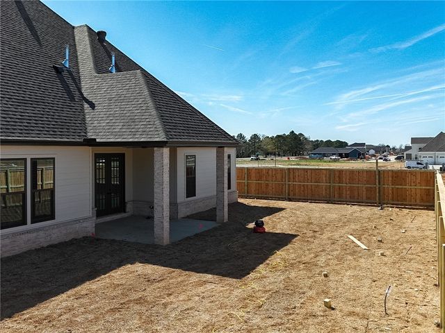 6534 Courtland Avenue, Springdale, AR 72762