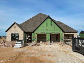 6534 Courtland Avenue, Springdale, AR 72762
