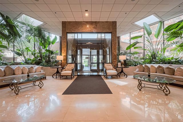 3525 Sage Road 1517, Houston, TX 77056